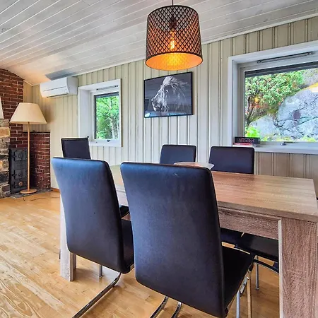 3 Bedroom Lovely In 펜션 Fister