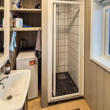 3 Bedroom Lovely In * Fister